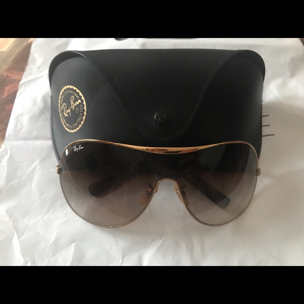 Sunglass